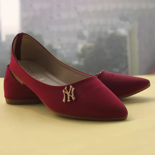 Maroon Casual Pumps for women.