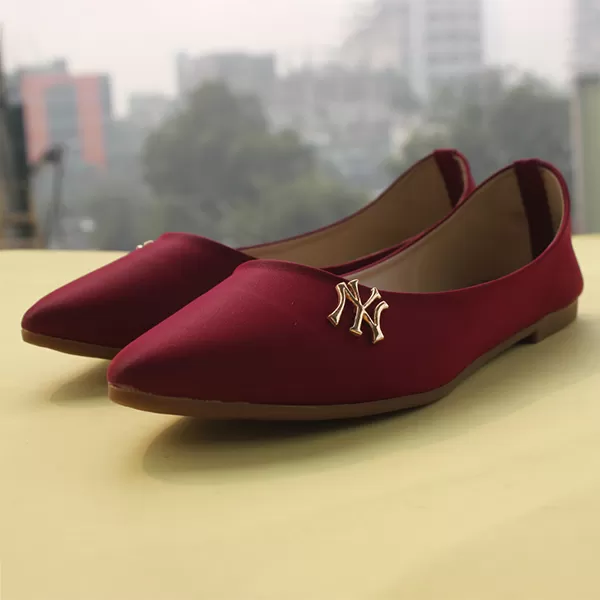 Maroon Casual Pumps for women.