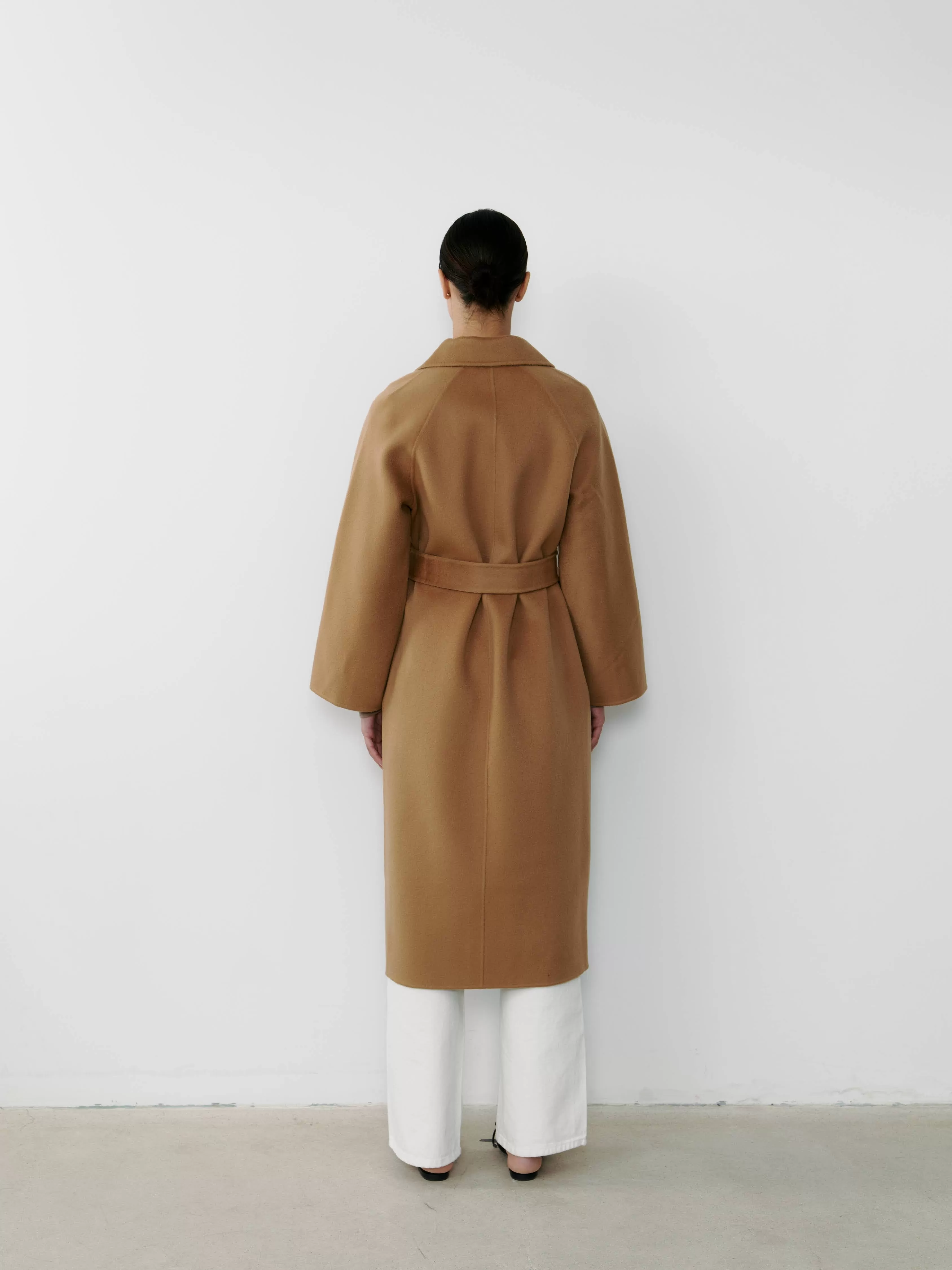 THE CURATED CLASSIC COAT - CAMEL